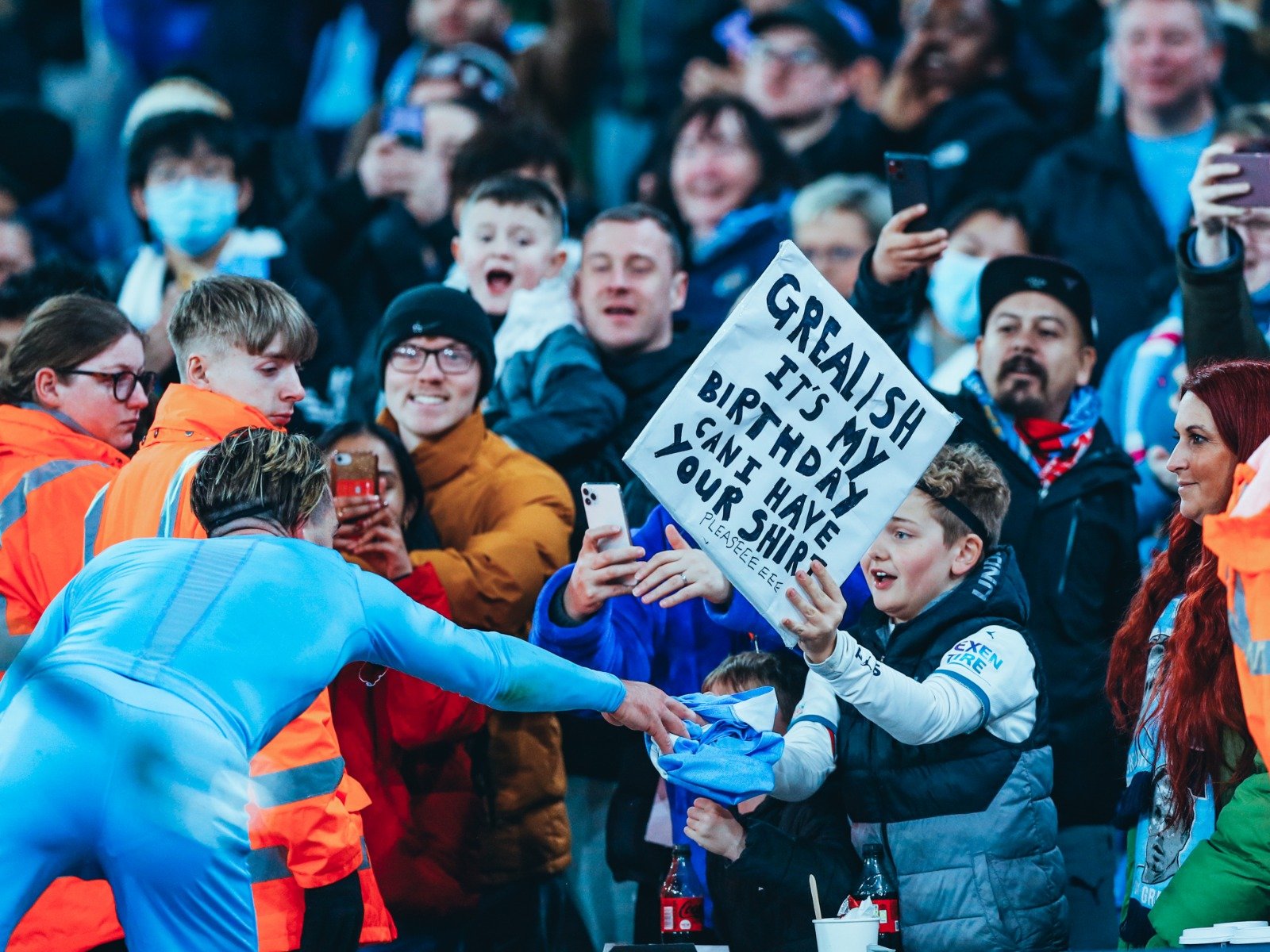 自右路助攻 自右路助攻